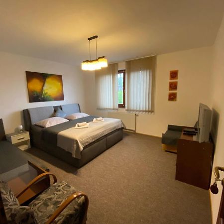 Brezno 2 Izbovy Apartman Sabi Eksteriør billede